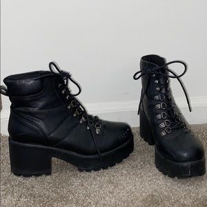 Black lace up boots Steve Madden